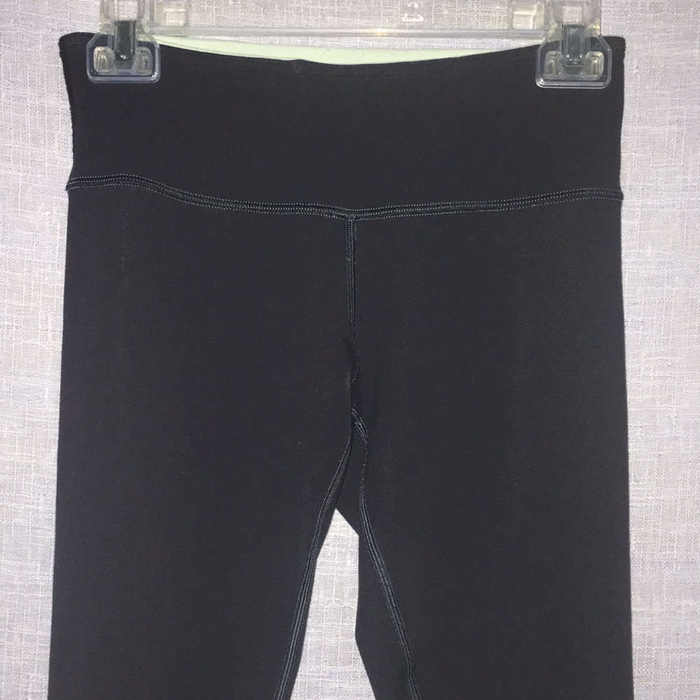 Lululemon sz 4 leggings reversible black blue mint